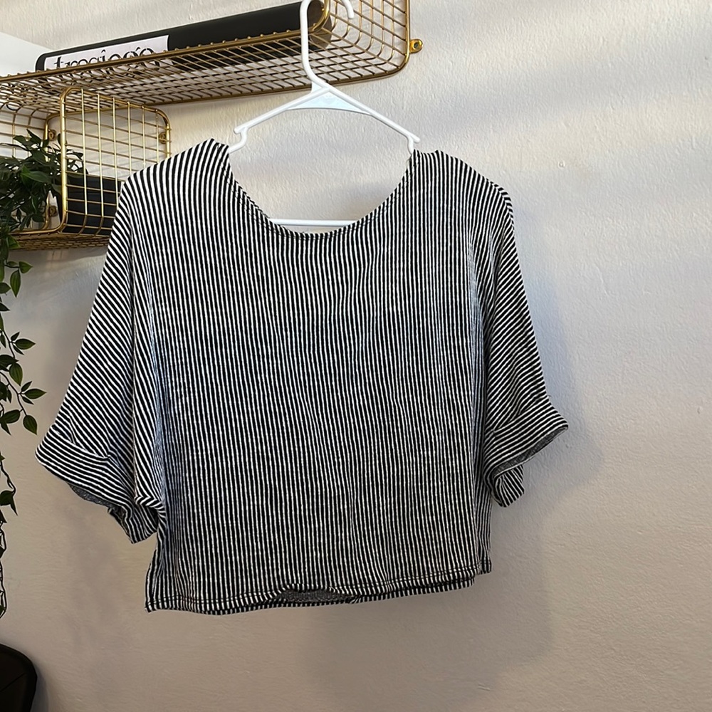 Loose black and white shirt